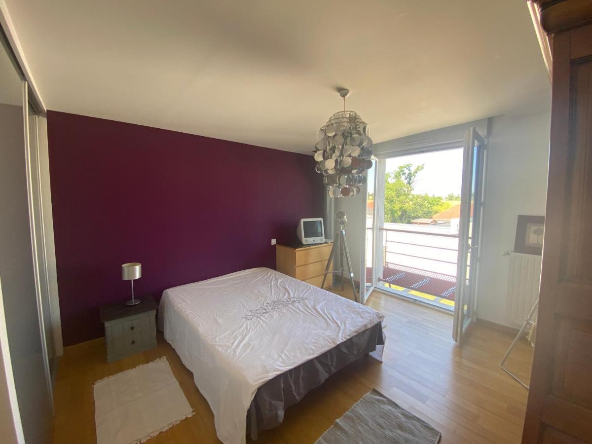 Chambre Avec Salle De Bain Privee Dans Maison Bourges Dış mekan fotoğraf