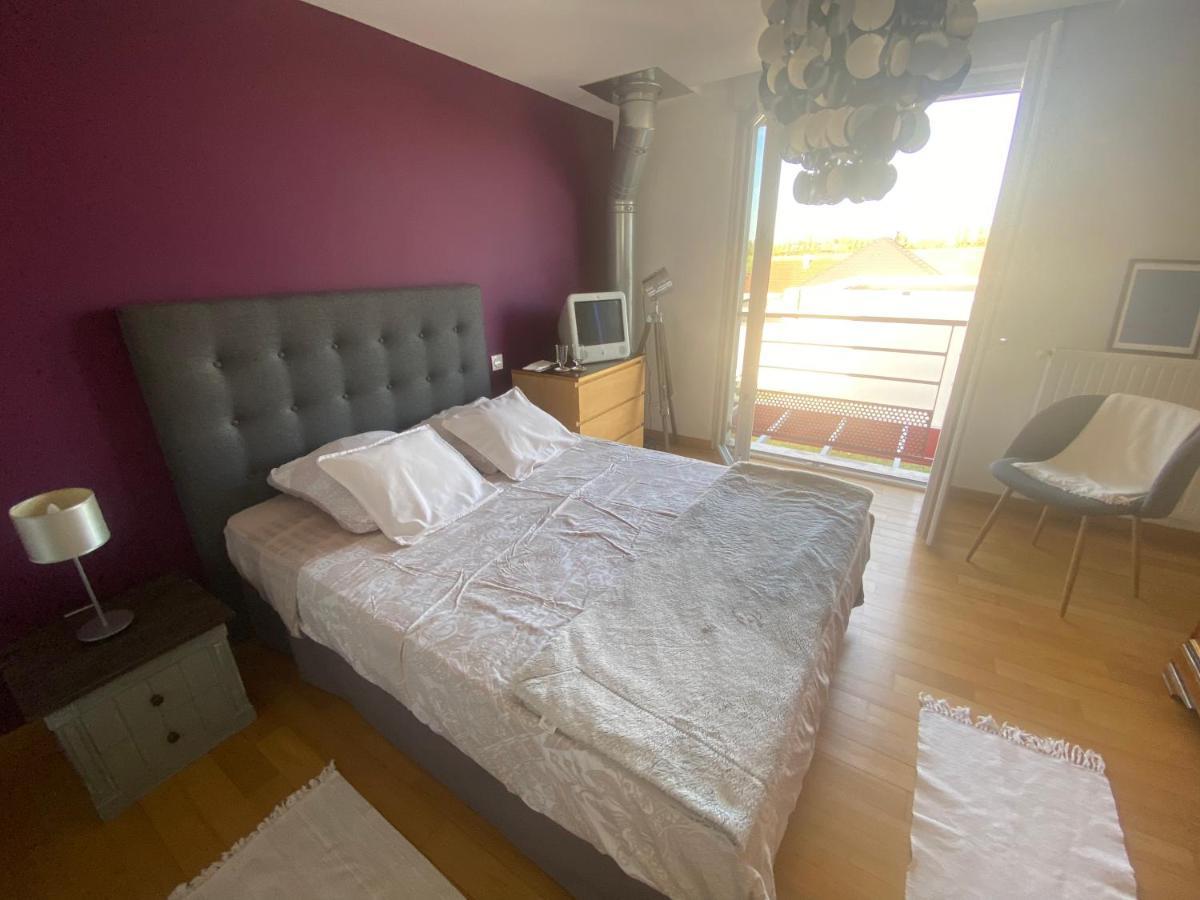 Chambre Avec Salle De Bain Privee Dans Maison Bourges Dış mekan fotoğraf